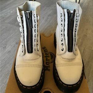 Dr. Martens Sinclair white